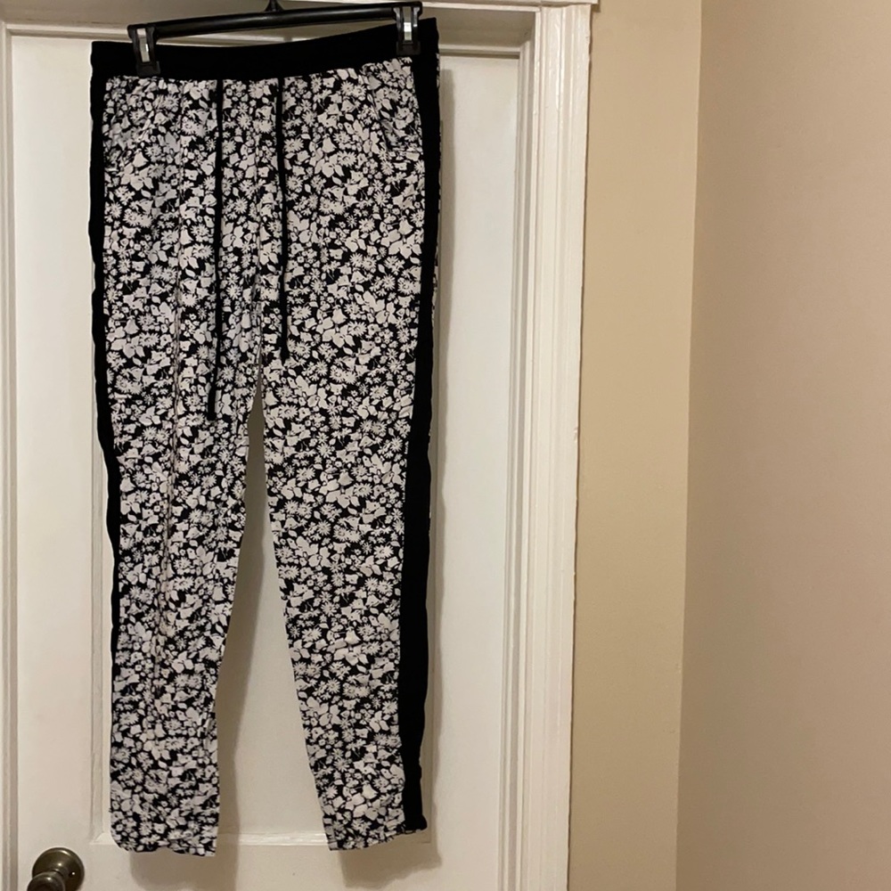 Delia’s Floral Joggers